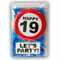 Carte de vœux avec badge à épingler 'Happy 19'