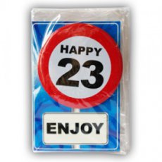Carte de vœux avec badge à épingler 'Happy 23'